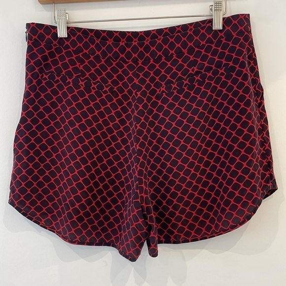 Club Monaco black and red silk Dress Shorts with pockets, office, size 6 - Picture 2 of 9